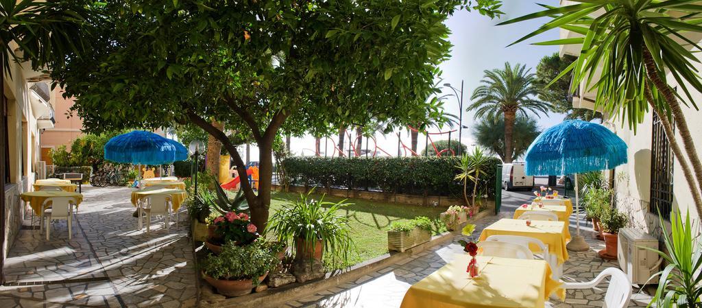 Hotel Lido ปิเอตราลิกูเร ภายนอก รูปภาพ