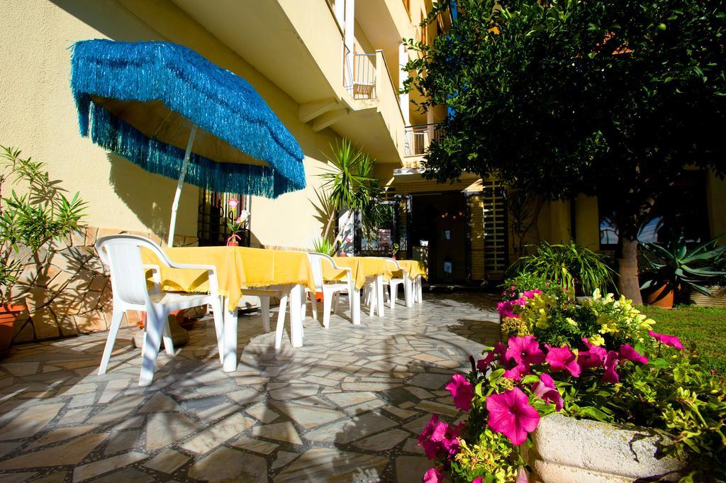 Hotel Lido ปิเอตราลิกูเร ภายนอก รูปภาพ